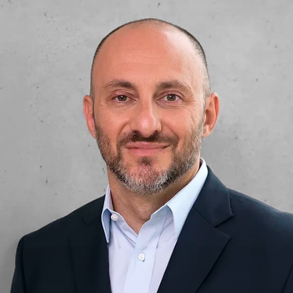 Leo Petrossian, Kandu